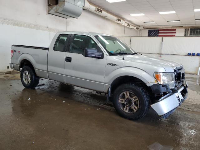 1FTFX1EF8BFC99245 - 2011 FORD F150 SUPER CAB SILVER photo 4