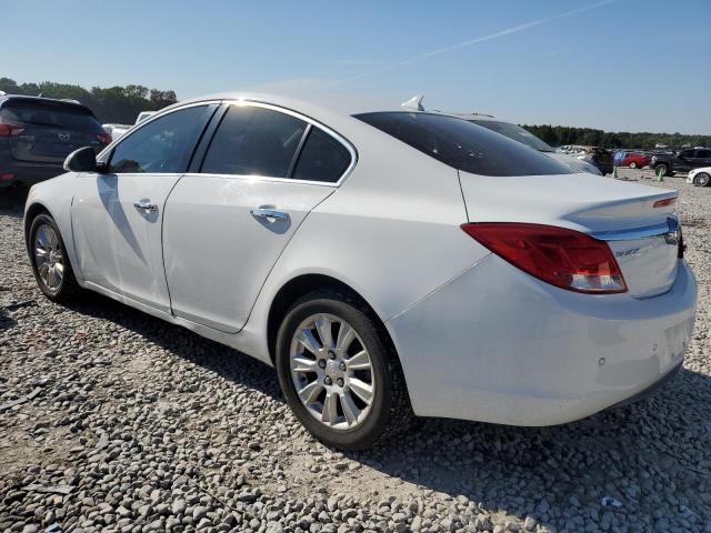 2G4GS5ER7D9155911 - 2013 BUICK REGAL PREMIUM WHITE photo 2