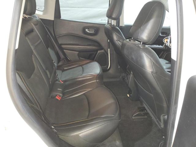 3C4NJDBB5KT735006 - 2019 JEEP COMPASS LATITUDE Білий фото 11