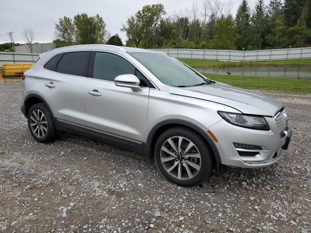 5LMCJ3D9XKUL45903 - 2019 LINCOLN MKC RESERVE SILVER photo 4