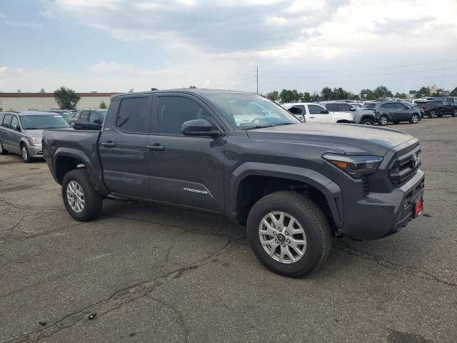 3TMLB5JN6SM110646 - 2025 TOYOTA TACOMA DOUBLE CAB გრაფიტი ფოტო 4