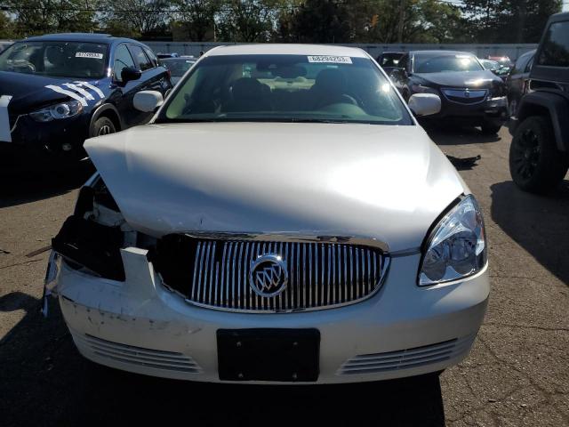 1G4HD57288U144536 - 2008 BUICK LUCERNE CXL WHITE photo 5