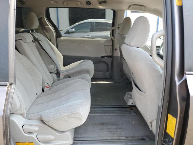 5TDKK3DC9BS013404 - 2011 TOYOTA SIENNA LE GRAY photo 11