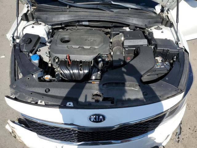 5XXGT4L30JG271675 - 2018 KIA OPTIMA LX WHITE photo 11