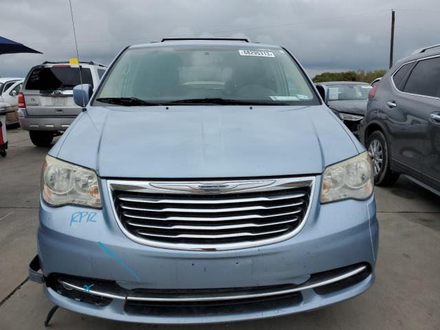 2C4RC1BG0DR650652 - 2013 CHRYSLER TOWN & CNT TOURING BLUE photo 5