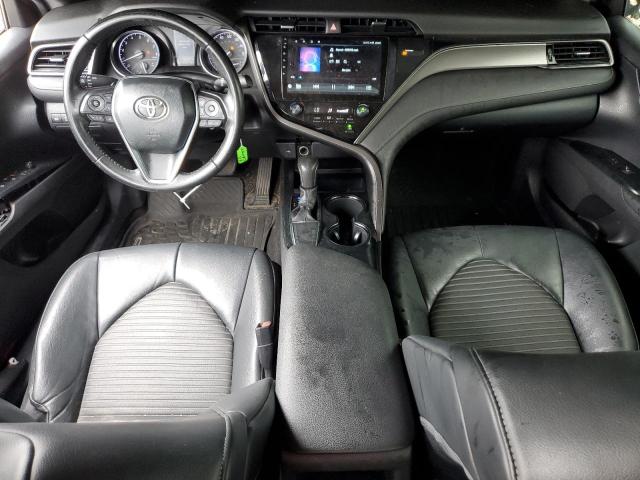 4T1G11AK9LU965319 - 2020 TOYOTA CAMRY SE 银色 照片 8