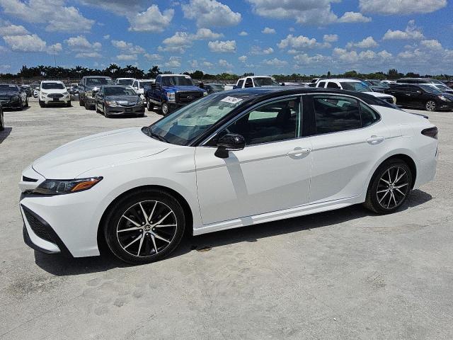 4T1G11AK2PU163989 - 2023 TOYOTA CAMRY SE NIGHT SHADE WHITE photo 1