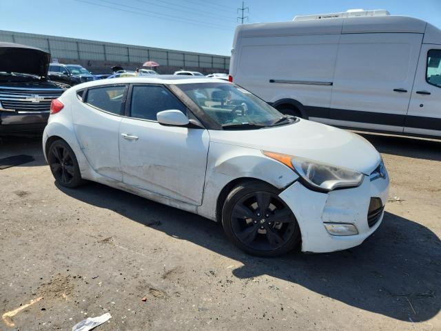 KMHTC6AD3GU253420 - 2016 HYUNDAI VELOSTER თეთრი ფოტო 4