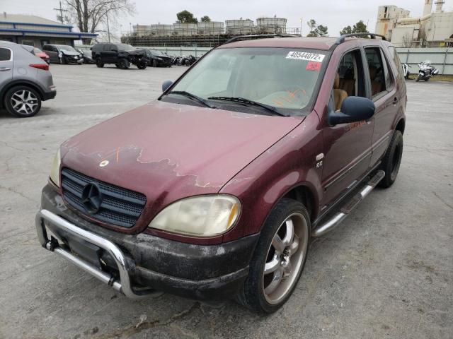 4JGAB54E5XA125979 - 1999 MERCEDES-BENZ ML 320 BURGUNDY photo 2