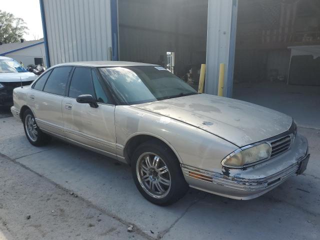 1G3HC52K8V4837536 - 1997 OLDSMOBILE REGENCY WHITE photo 1