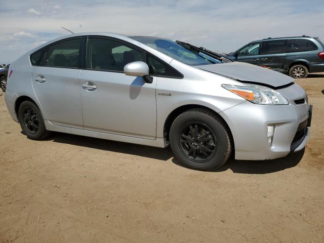 JTDKN3DU5F1892595 - 2015 TOYOTA PRIUS SILVER photo 4