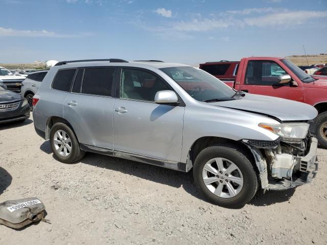 5TDBK3EH3DS192827 - 2013 TOYOTA HIGHLANDER BASE SILVER photo 4