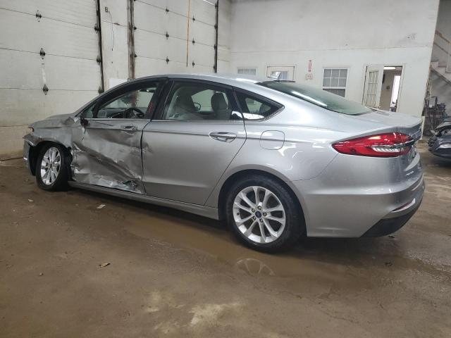 3FA6P0HDXLR246870 - 2020 FORD FUSION SE SILVER photo 2