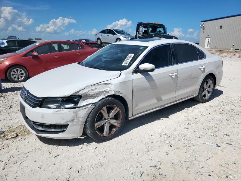 2013 VOLKSWAGEN PASSAT SE, 