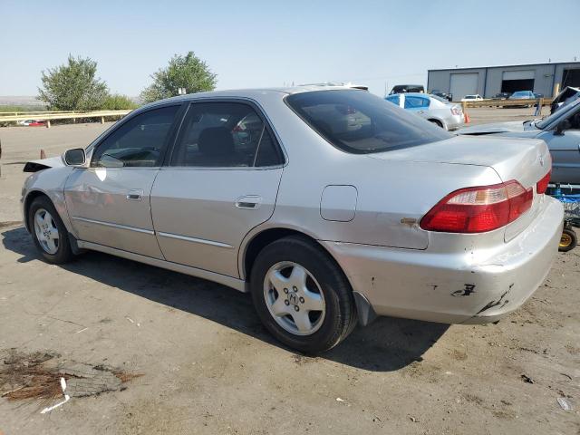 1HGCG1655XA020512 - 1999 HONDA ACCORD EX SILVER photo 2