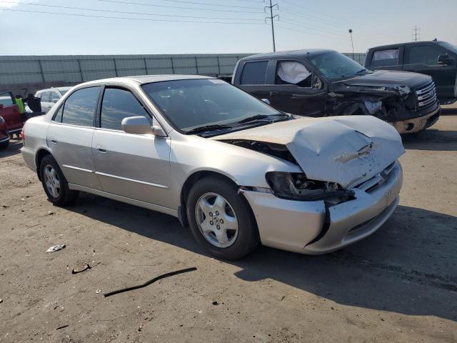 1HGCG1655XA020512 - 1999 HONDA ACCORD EX SILVER photo 4