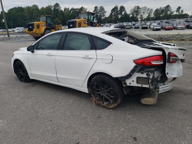 3FA6P0HD1LR231139 - 2020 FORD FUSION SE WHITE photo 2