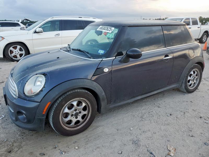 2013 MINI COOPER, 
