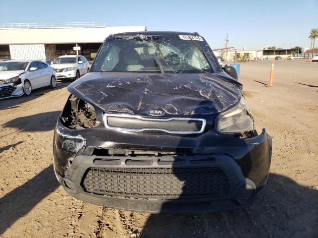 KNDJN2A24F7175238 - 2015 KIA SOUL BLACK photo 5