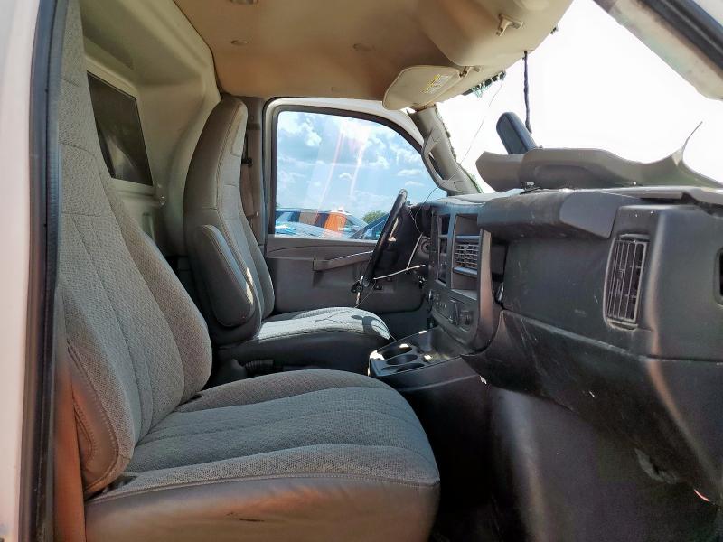 1GCWGAFP5M1302187 - 2021 CHEVROLET EXPRESS G2 თეთრი ფოტო 7