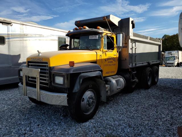 1M2P324C1YM051948 - 2000 MACK 600 RD600 YELLOW photo 2