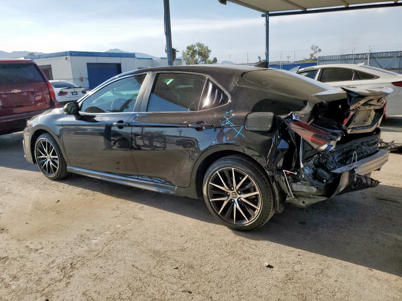 4T1G11AK8RU920784 - 2024 TOYOTA CAMRY SE NIGHT SHADE BLACK photo 2