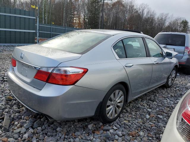 1HGCR2F76DA066606 - 2013 HONDA ACCORD EX SILVER photo 3