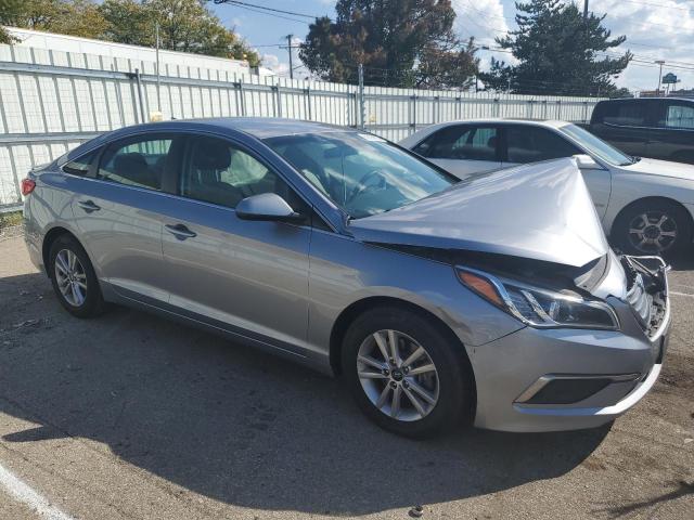 5NPE24AF5HH530831 - 2017 HYUNDAI SONATA SE GRAY photo 4