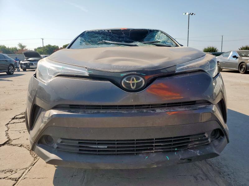JTNKHMBX7K1033217 - 2019 TOYOTA C-HR XLE GRAY photo 5