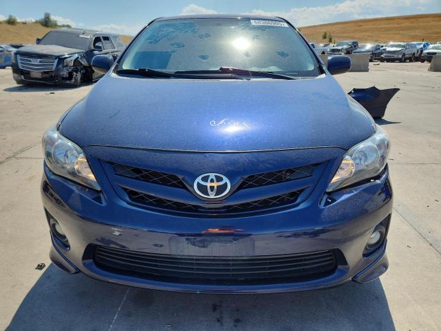 5YFBU4EE0DP077052 - 2013 TOYOTA COROLLA BASE Niebieski zdjęcie 5