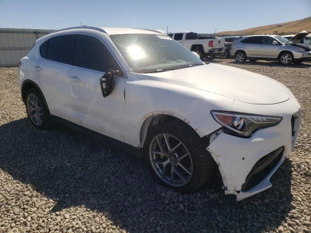 ZASFAKBNXJ7B93642 - 2018 ALFA ROMEO STELVIO TI WHITE photo 4