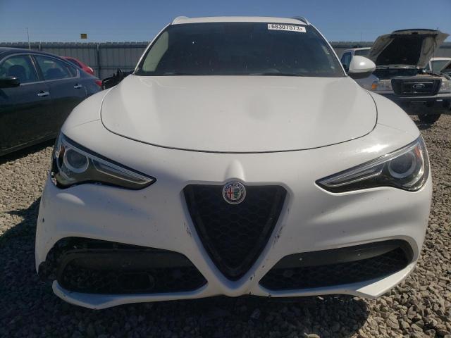 ZASFAKBNXJ7B93642 - 2018 ALFA ROMEO STELVIO TI WHITE photo 5