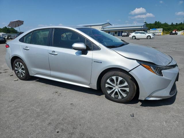 JTDEAMDE0MJ001830 - 2021 TOYOTA COROLLA LE SILVER photo 4