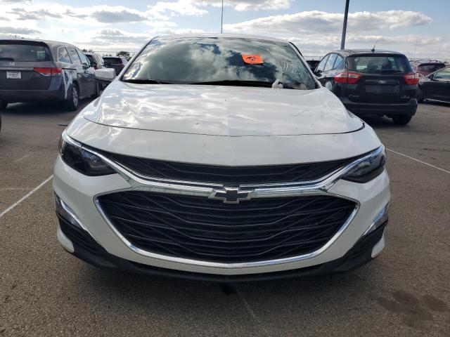 1G1ZG5STXNF194816 - 2022 CHEVROLET MALIBU RS WHITE photo 5