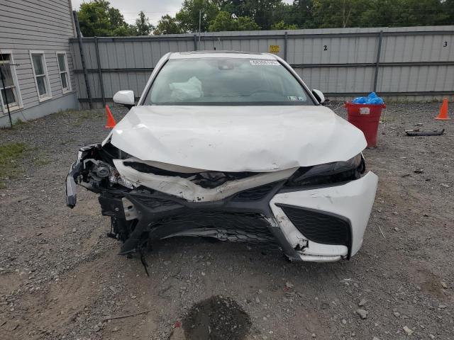 4T1S11AK7PU168731 - 2023 TOYOTA CAMRY SE NIGHT SHADE WHITE photo 5
