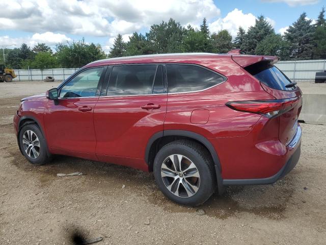5TDHZRBH9NS206843 - 2022 TOYOTA HIGHLANDER XLE RED photo 2