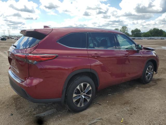 5TDHZRBH9NS206843 - 2022 TOYOTA HIGHLANDER XLE RED photo 3