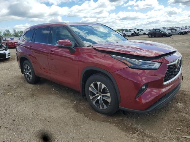 5TDHZRBH9NS206843 - 2022 TOYOTA HIGHLANDER XLE RED photo 4