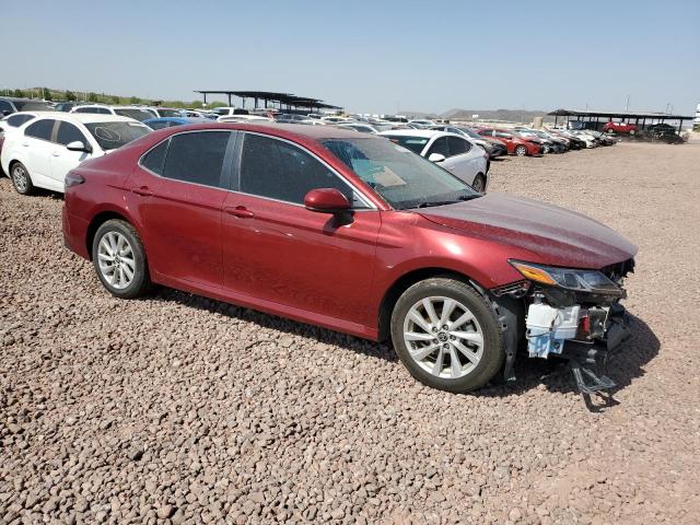 4T1C11BK9MU021941 - 2021 TOYOTA CAMRY LE RED photo 4