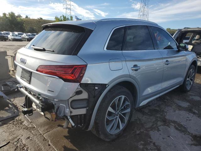 WA1BAAFY3M2071626 - 2021 AUDI Q5 PREMIUM PLUS SILVER photo 3