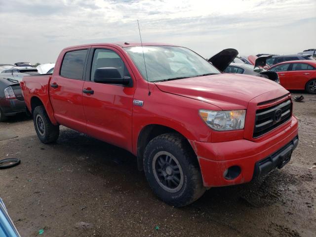 5TFDW5F13DX274951 - 2013 TOYOTA TUNDRA CREWMAX SR5 RED photo 4