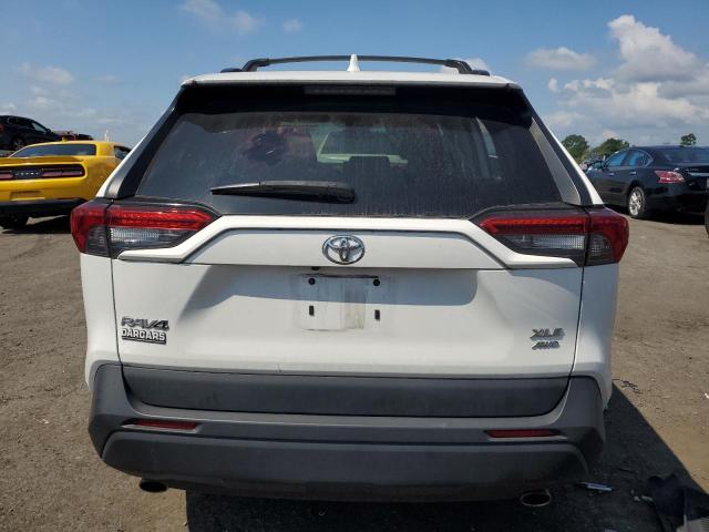 2T3P1RFV5MW155907 - 2021 TOYOTA RAV4 XLE WHITE photo 6