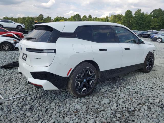 WB523CF03RCR79111 - 2024 BMW IX XDRIVE50 WHITE photo 3