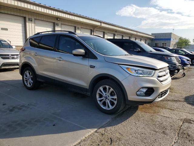 1FMCU0GD6HUC22410 - 2017 FORD ESCAPE SE GOLD photo 4