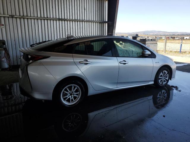 JTDKBRFU2J3068155 - 2018 TOYOTA PRIUS ვერცხლისფერი ფოტო 3