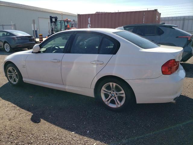 WBAPK7C54BA772942 - 2011 BMW 328 XI WHITE photo 2