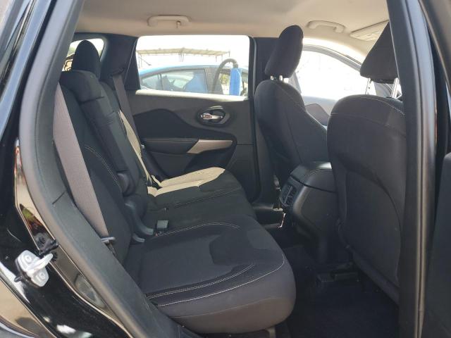 1C4PJLCSXHW643913 - 2017 JEEP CHEROKEE LATITUDE BLACK photo 11