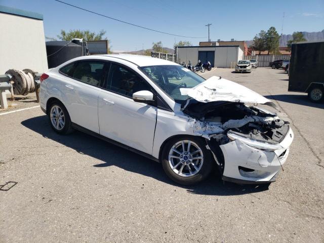 1FADP3F28FL384808 - 2015 FORD FOCUS SE WHITE photo 4