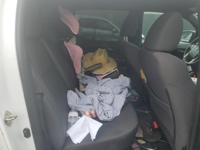 3TMAZ5CN0JM057179 - 2018 TOYOTA TACOMA DOUBLE CAB WHITE photo 10