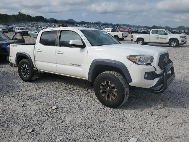 3TMAZ5CN0JM057179 - 2018 TOYOTA TACOMA DOUBLE CAB WHITE photo 4